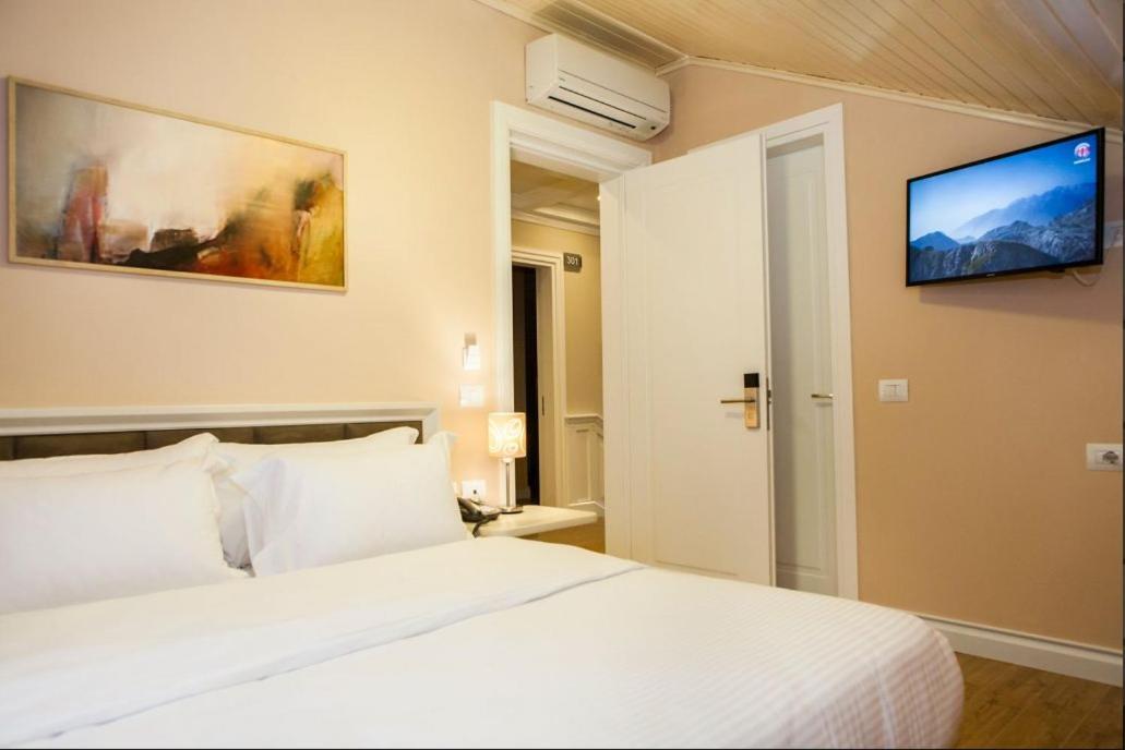 Hotelvila 22 Tirana Esterno foto