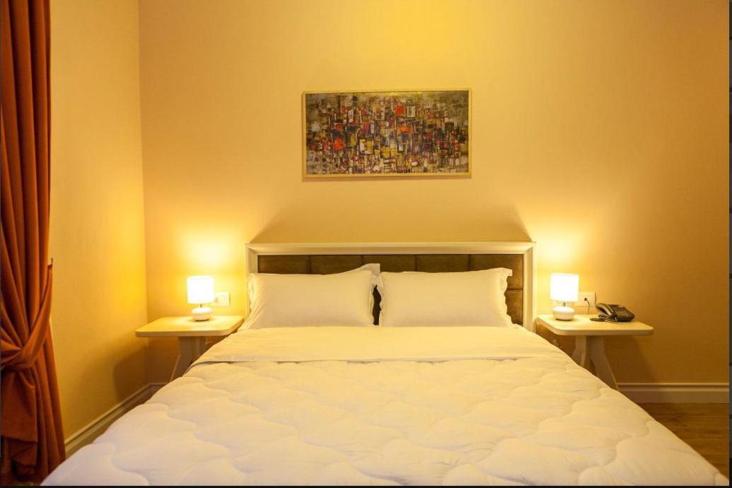 Hotelvila 22 Tirana Esterno foto