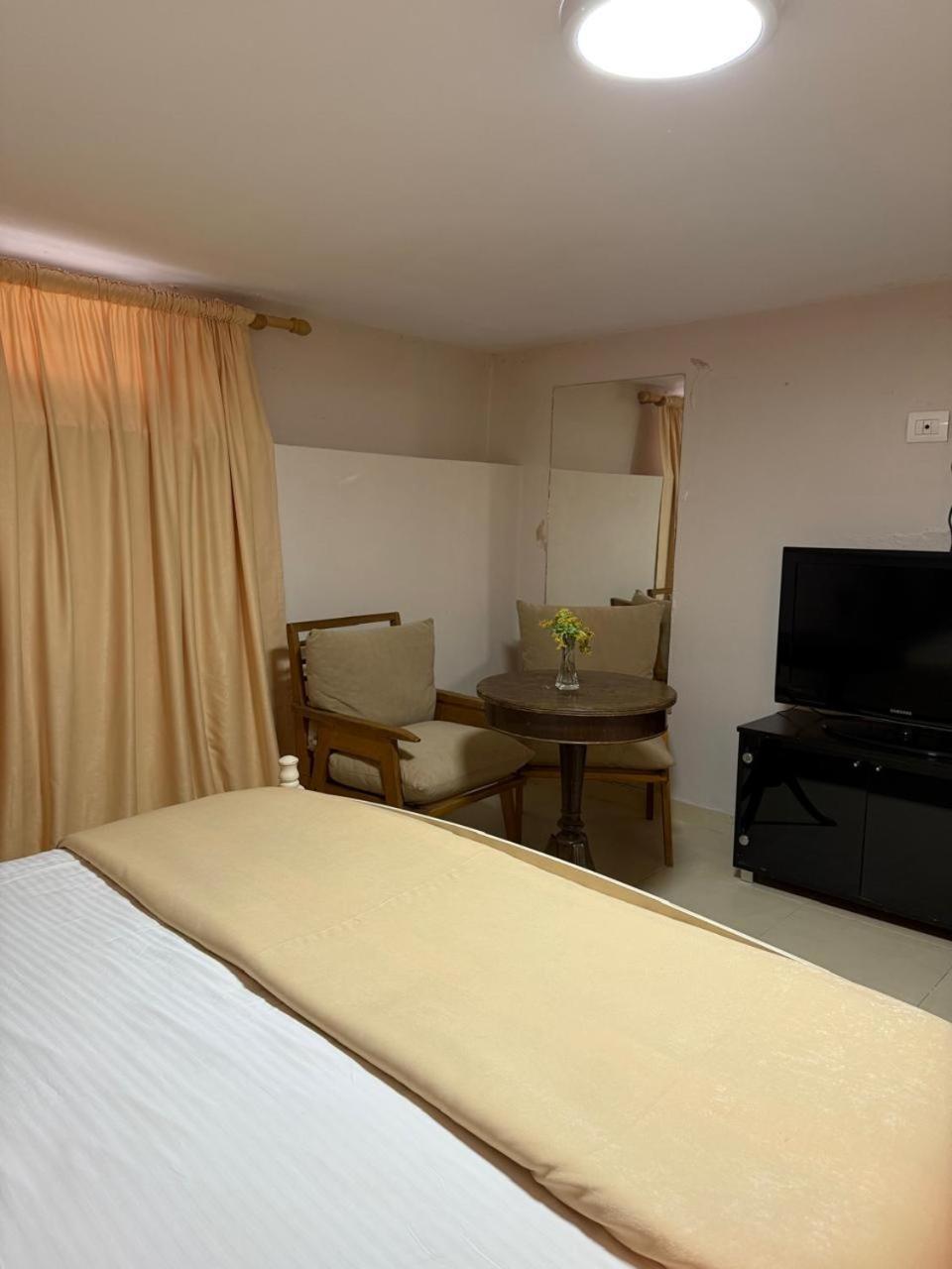 Hotelvila 22 Tirana Esterno foto