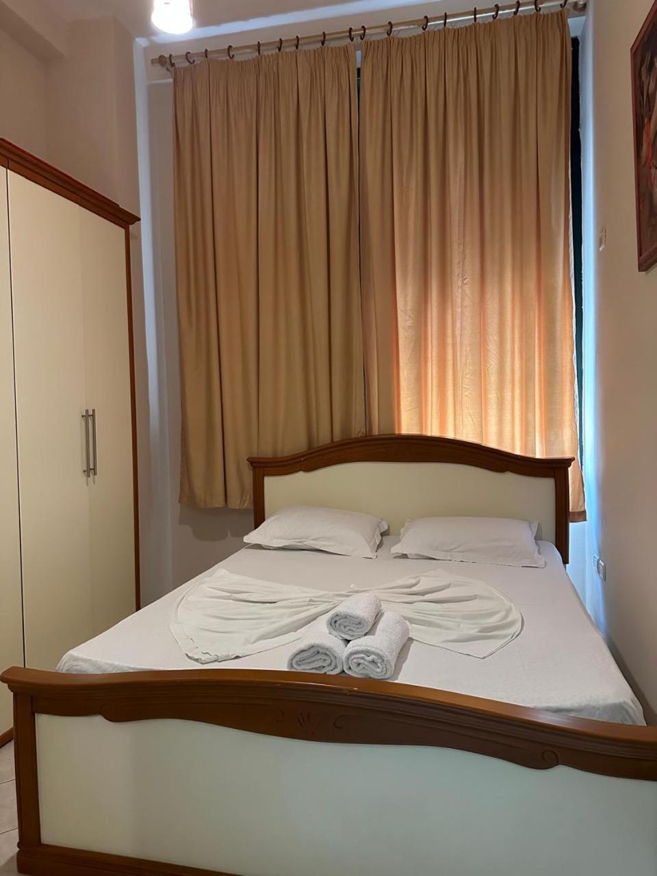 Hotelvila 22 Tirana Esterno foto